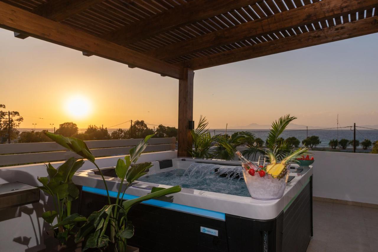 Odyssea Top View & Hot Jacuzzi Front Beach Kremastí Exteriör bild