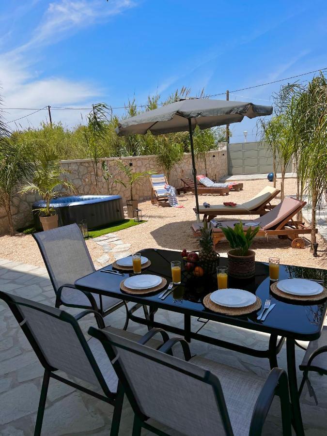 Odyssea Top View & Hot Jacuzzi Front Beach Kremastí Exteriör bild