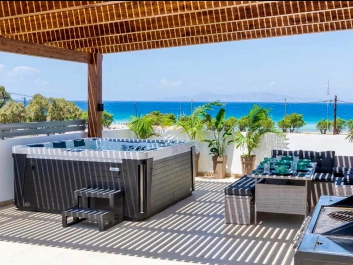 Odyssea Top View & Hot Jacuzzi Front Beach Kremastí Exteriör bild